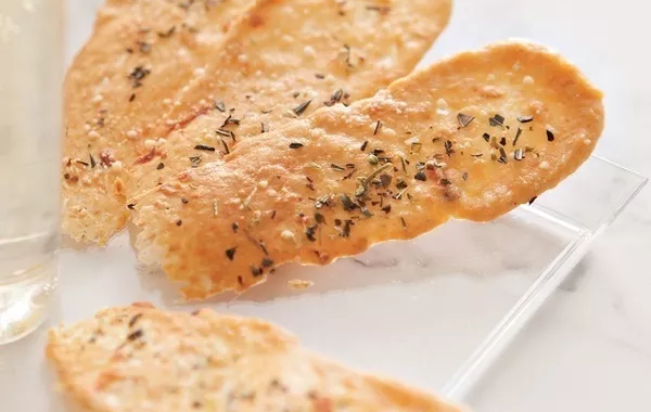 Tuiles apéritives au parmesan