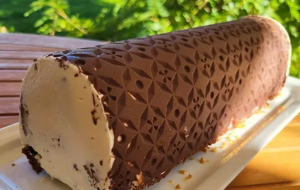 Bûche façon Kinder délice
