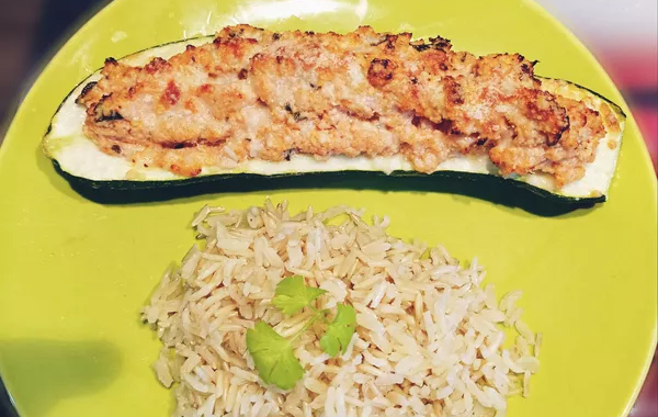 Courgettes farcies poulet riz tomate