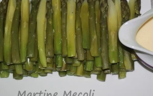 Asperges vertes sauce hollandaise